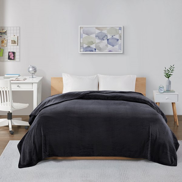 Intelligent Design Microlight Plush Oversized Blanket in Black, Twin/Twin XL ID51-1086