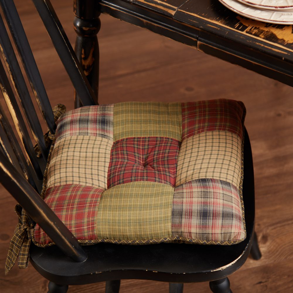 VHC Brands Tea Cabin Rustic Quilted Pot Holder – 8x8 Patchwork Cotton (Green/Tan/Red)