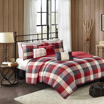 Madison Park Ridge 6 Piece Printed Herringbone Quilt Set with Throw Pillows in Red, King/Cal King MP13-4675