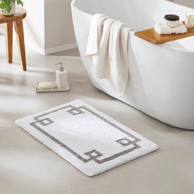 Madison Park Evan Cotton Tufted Bath Rug in White, 24x72" MP72-7334