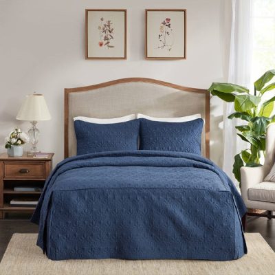 Madison Park Quebec 3 Piece Split Corner Pleated Quilted Bedspread in Navy, Queen MP13-6480