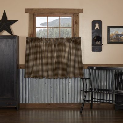 Black Check Scalloped Tier Set of 2 L36xW36