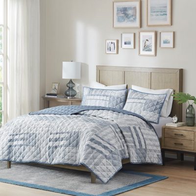 Madison Park Graham 3 Piece Jacquard Patchwork Quilt Set in Blue, Full/Queen MP13-8190