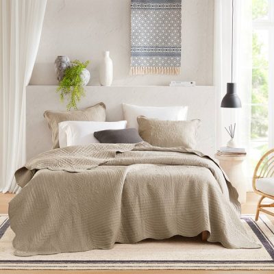 Madison Park Tuscany 3 Piece Reversible Scalloped Edge Quilt Set in Khaki, King/Cal King MP13-8498