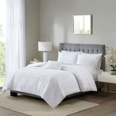 Madison Park Nicolette 4 Piece Cotton Seersucker Duvet Cover Set in White, King/Cal King MP12-4397