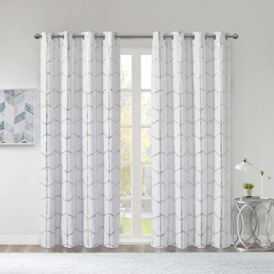 Intelligent Design Raina Total Blackout Metallic Print Grommet Top Curtain Panel in White/Silver, 50x63" ID40-1807