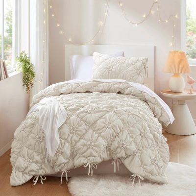 Intelligent Design Lily Comforter Set in Ivory, Twin ID10-2479