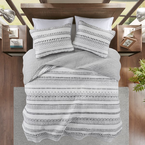 Madison Park Fraser 3 Piece Printed Microfiber Seersucker Quilt Set in Ivory/Black, King/Cal King MP13-8469 - Image 4