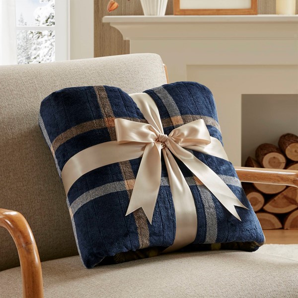 Woolrich Print Plush to Sherpa Heated Throw in Navy Plaid, 50x60" WR54-3255 - Image 2