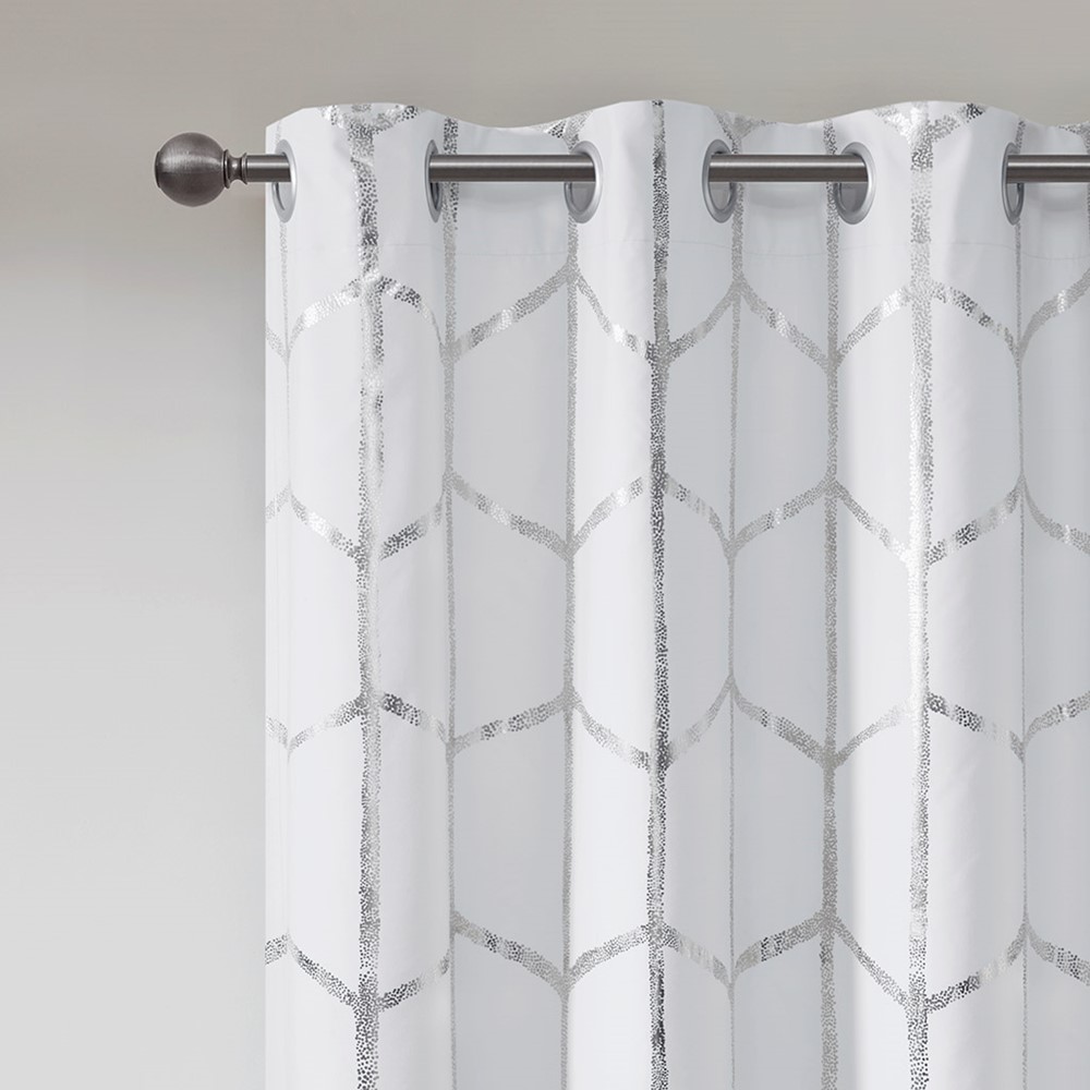 Intelligent Design Raina Total Blackout Metallic Print Grommet Top Curtain Panel in White/Silver, 50x63" ID40-1807 - Image 4