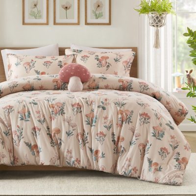 Intelligent Design Gwen Mushroom Garden Comforter Set in Blush, Full/Queen ID10-2492