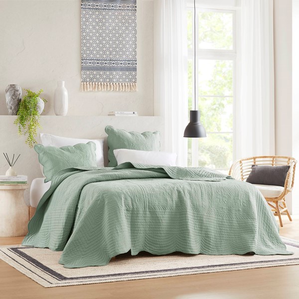 Madison Park Tuscany 3 Piece Reversible Scalloped Edge Quilt Set in Seafoam, Full/Queen MP13-6119 - Image 4