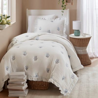 Intelligent Design Aglaia Quilt Set in Blue, Twin/Twin XL ID13-2514