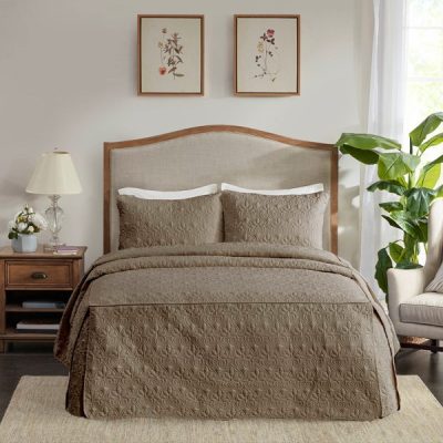 Madison Park Quebec 3 Piece Split Corner Pleated Quilted Bedspread in Khaki, Queen MP13-6478