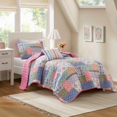 Intelligent Design Nellie Quilt Set in Pink, Twin/Twin XL ID13-2512