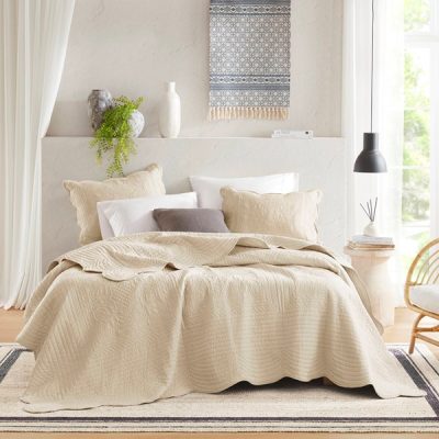 Madison Park Tuscany 3 Piece Reversible Scalloped Edge Quilt Set in Cream, King/Cal King MP13-1036