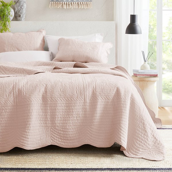 Madison Park Tuscany 3 Piece Reversible Scalloped Edge Quilt Set in Blush, Full/Queen MP13-6121 - Image 3