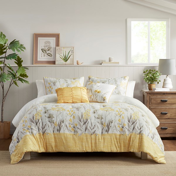 Madison Park Prairie 5 Piece Seersucker Comforter Set with Throw Pillows in Yellow, King/Cal King MP10-8360 - Image 2