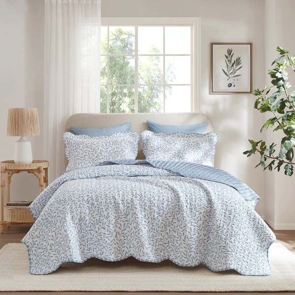Madison Park Darcy 3 Piece Print Quilt Set in Blue, King MP14-4432 - Image 2