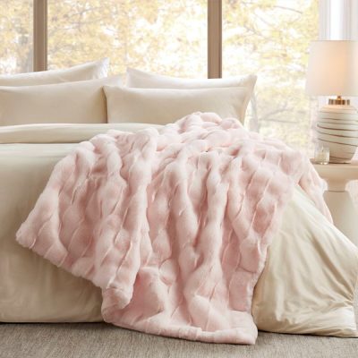 Madison Park Vivienne Faux Fur Throw in Pink, 50x60" MP50-8798