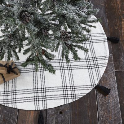 Black Plaid Tree Skirt 48