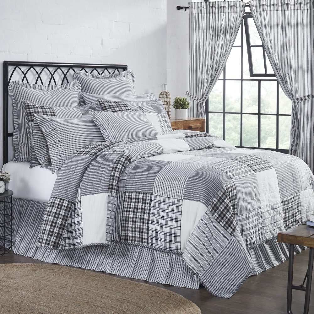 Sawyer Mill Black California King Quilt 130Wx115L - Image 2
