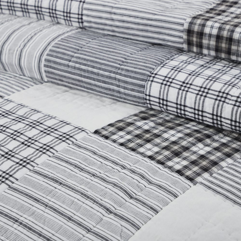 Sawyer Mill Black California King Quilt 130Wx115L - Image 4