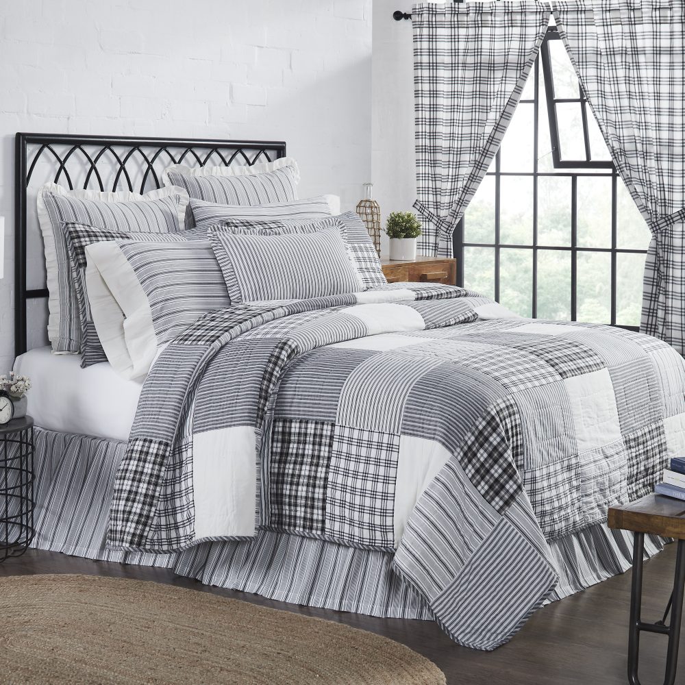 Sawyer Mill Black California King Quilt 130Wx115L - Image 3