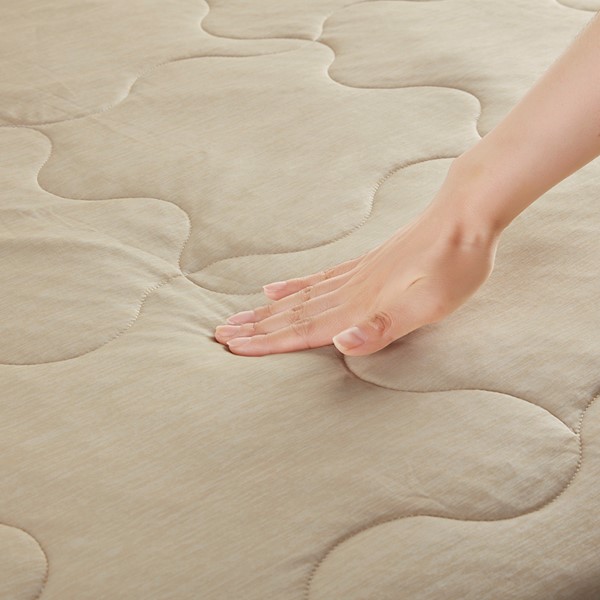 Sharper Image Cooling Touch Down Alternative Throw in Tan, 50x60" SI50-0022 - Image 2