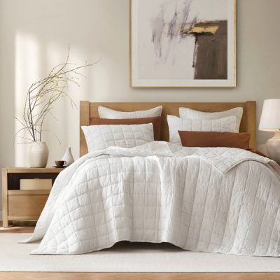 Harbor House French Flax Linen Garment Washed Quilt Set in White, Full/Queen HHD14-1917