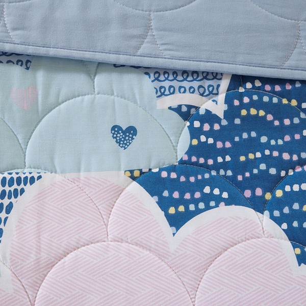 Urban Habitat Kids Cloud Reversible Cotton Quilt Set with Throw Pillows in Blue, Full/Queen UHK13-0020 - Image 6