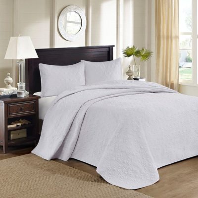 Madison Park Quebec Reversible Bedspread Set in White, Full MP13-6129