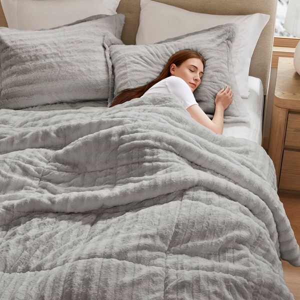 Madison Park Duke Faux Fur Comforter Mini Set in Grey, King/Cal King MP10-3071 - Image 2