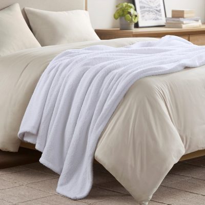Madison Park Dream Soft Blanket in White, King BR51-4439