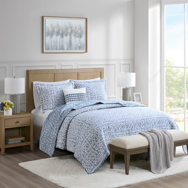 Madison Park Signature Harmony 4 Piece Oversized Reversible Matelasse Quilt Set with Throw Pillow in Blue, Full/Queen MPS13-500 - Image 3