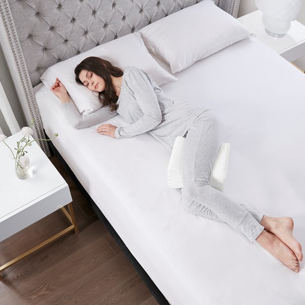 Sleep Philosophy Memory Foam Knee Pillow in White, Standard BASI30-0531 - Image 7