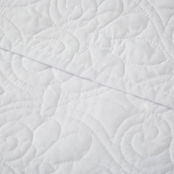 Madison Park Quebec Oversized Quilted Throw in White, 60x70" MP50-2986 - Image 3