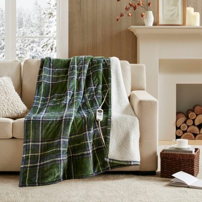 Woolrich Print Plush to Sherpa Heated Throw in Green Plaid, 50x60" WR54-3254