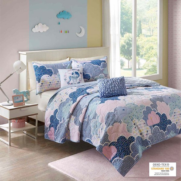 Urban Habitat Kids Cloud Reversible Cotton Quilt Set with Throw Pillows in Blue, Full/Queen UHK13-0020
