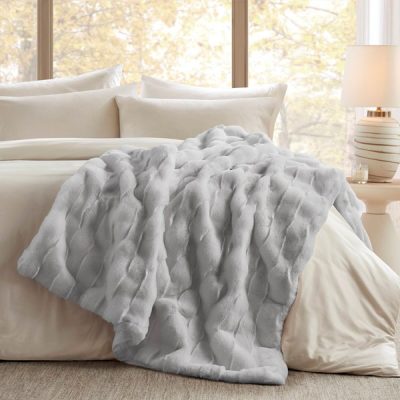 Madison Park Vivienne Faux Fur Throw in Light Grey, 50x60" MP50-8797