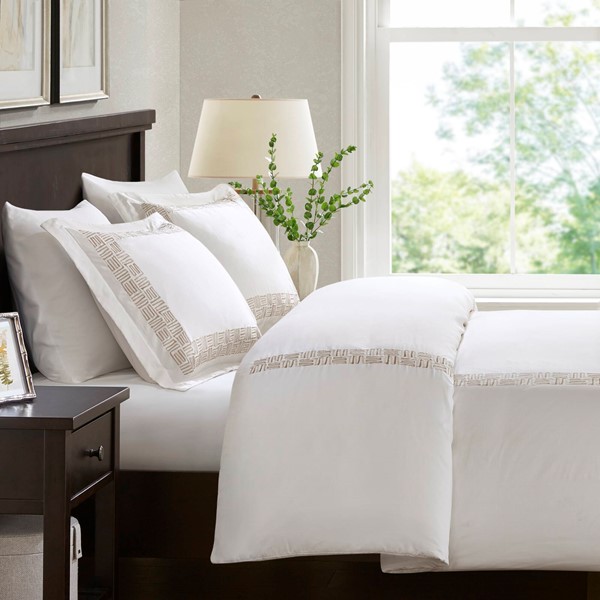 Harbor House Blue Nile 3 Piece Cotton Sateen with Embroidery Duvet Set, King/Cal King HH12-1874 - Image 2