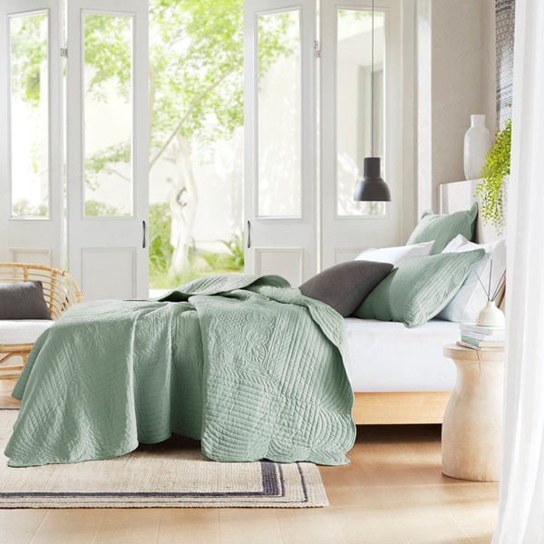 Madison Park Tuscany 3 Piece Reversible Scalloped Edge Quilt Set in Seafoam, Full/Queen MP13-6119 - Image 3