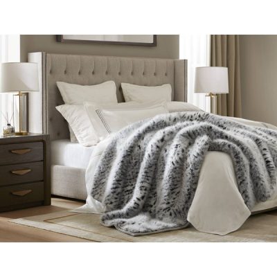 Harbor House Botswana Animal Print Faux Fur Throw Blanket in Snow Leopard, 60x80" HHD50-1912