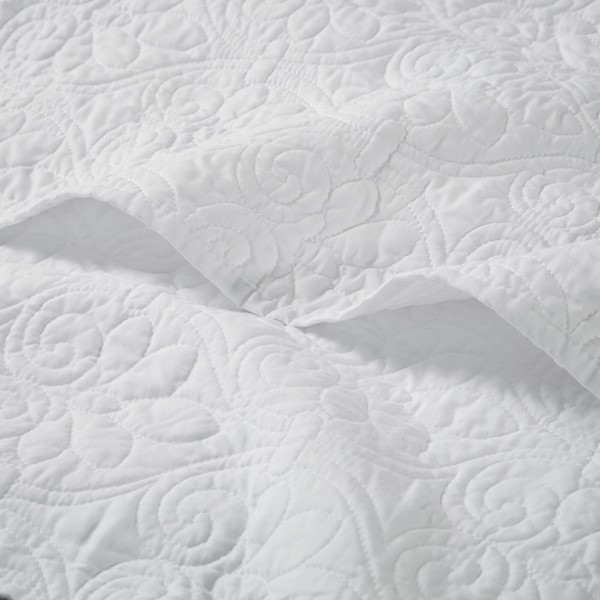 Madison Park Quebec Oversized Quilted Throw in White, 60x70" MP50-2986 - Image 2