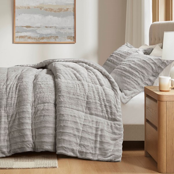 Madison Park Duke Faux Fur Comforter Mini Set in Grey, King/Cal King MP10-3071 - Image 4