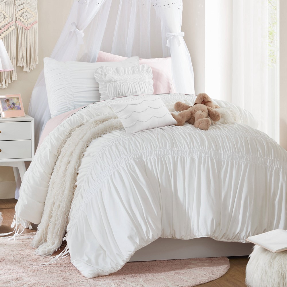 Intelligent Design Ella Comforter Set in White, Twin/Twin XL ID10-2511