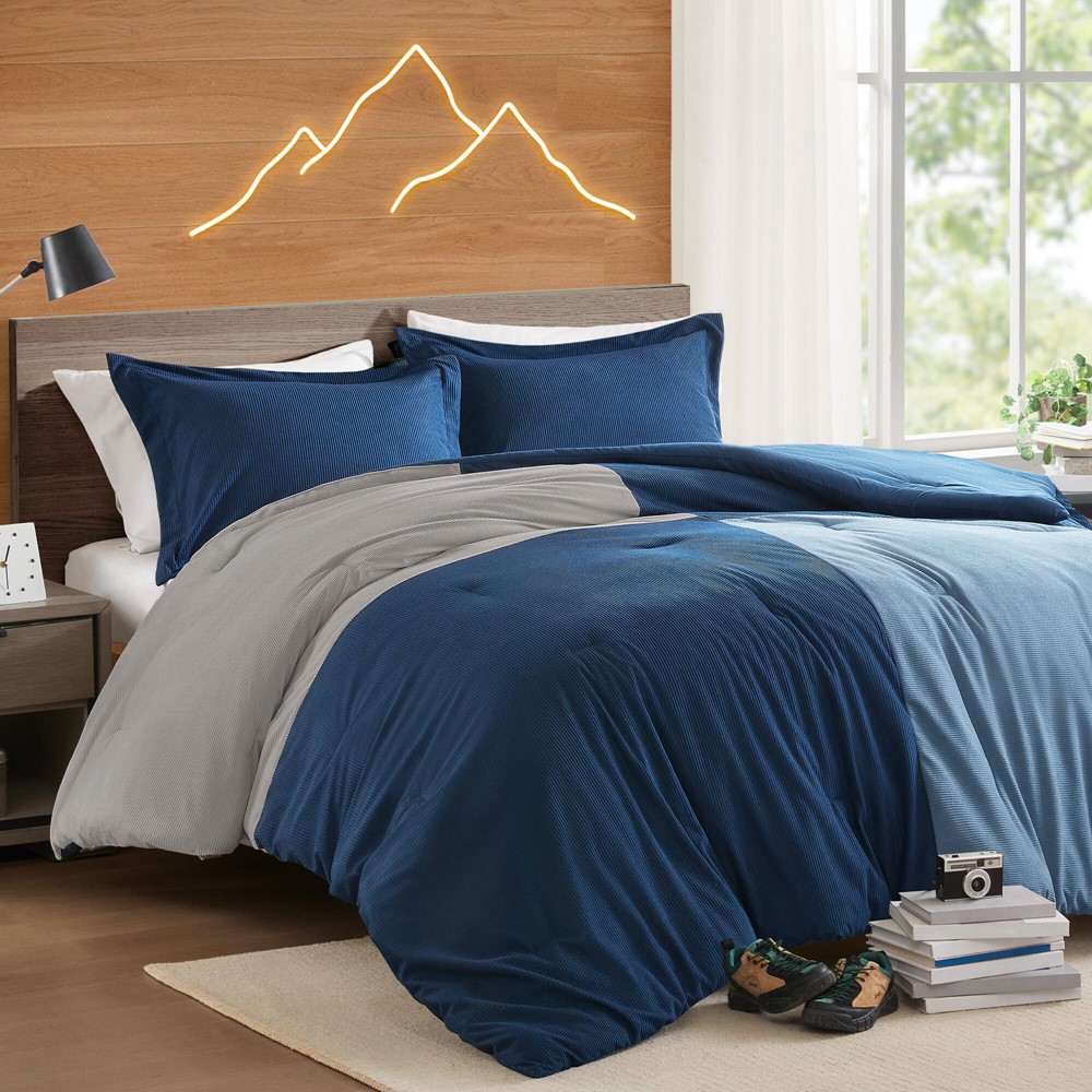Intelligent Design Stafford Comforter Set in Blue, Full/Queen ID10-2522 - Image 3