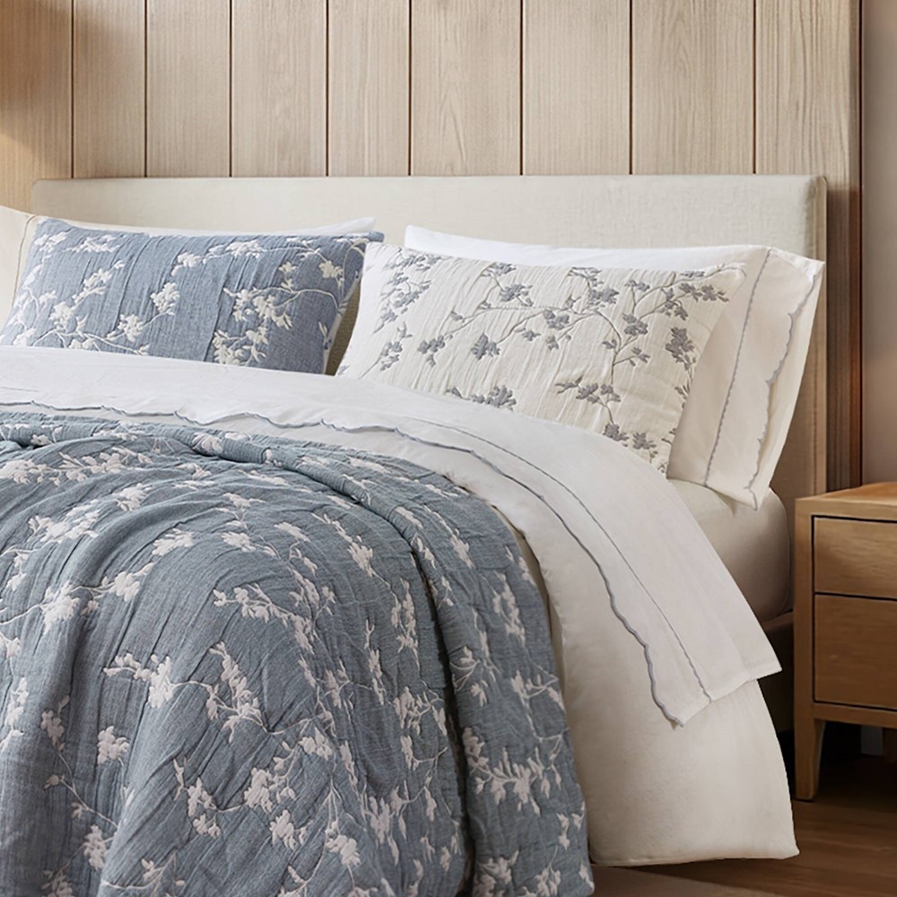 Harbor House Catalina Botanical 3 Piece Jacquard Cotton Gauze Quilt Set in Navy, King HHD14-1991 - Image 5