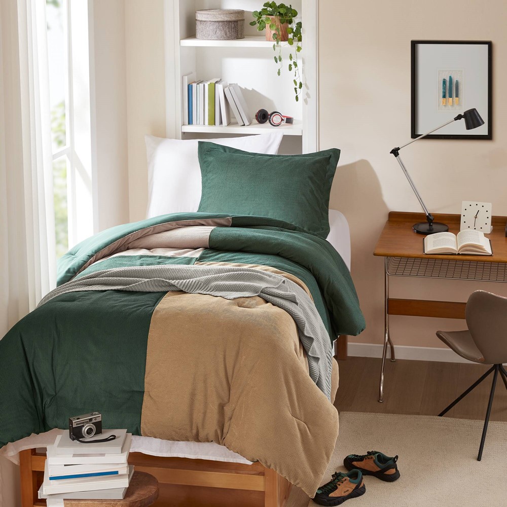 Intelligent Design Stafford Comforter Set in Green, Twin/Twin XL ID10-2523 - Image 6