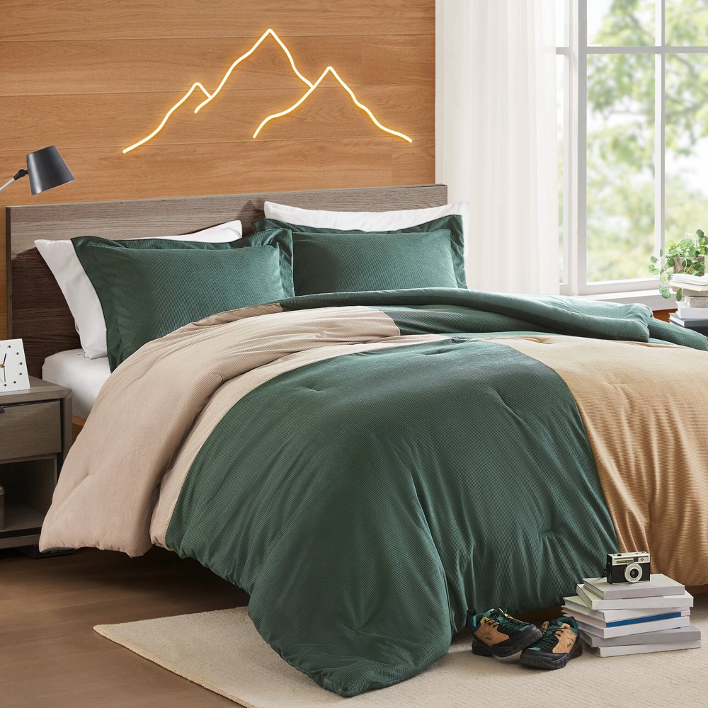 Intelligent Design Stafford Comforter Set in Green, Full/Queen ID10-2524 - Image 4